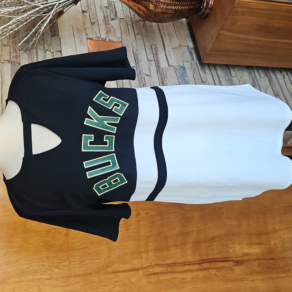 Milwaukee Bucks Colorblock Tunic